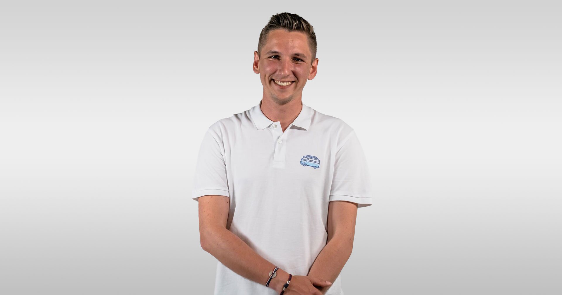 Le polo personnalisé étudiant