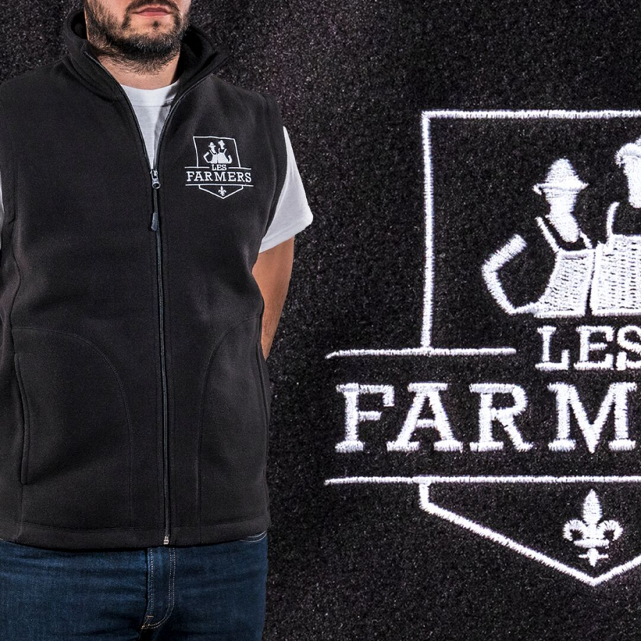 Les Farmers : des vestes polaires sans manches brodées